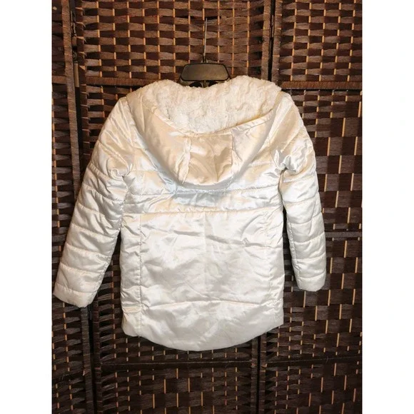 The North Face Kids White Puffer Jacket - Picture 8 of 11